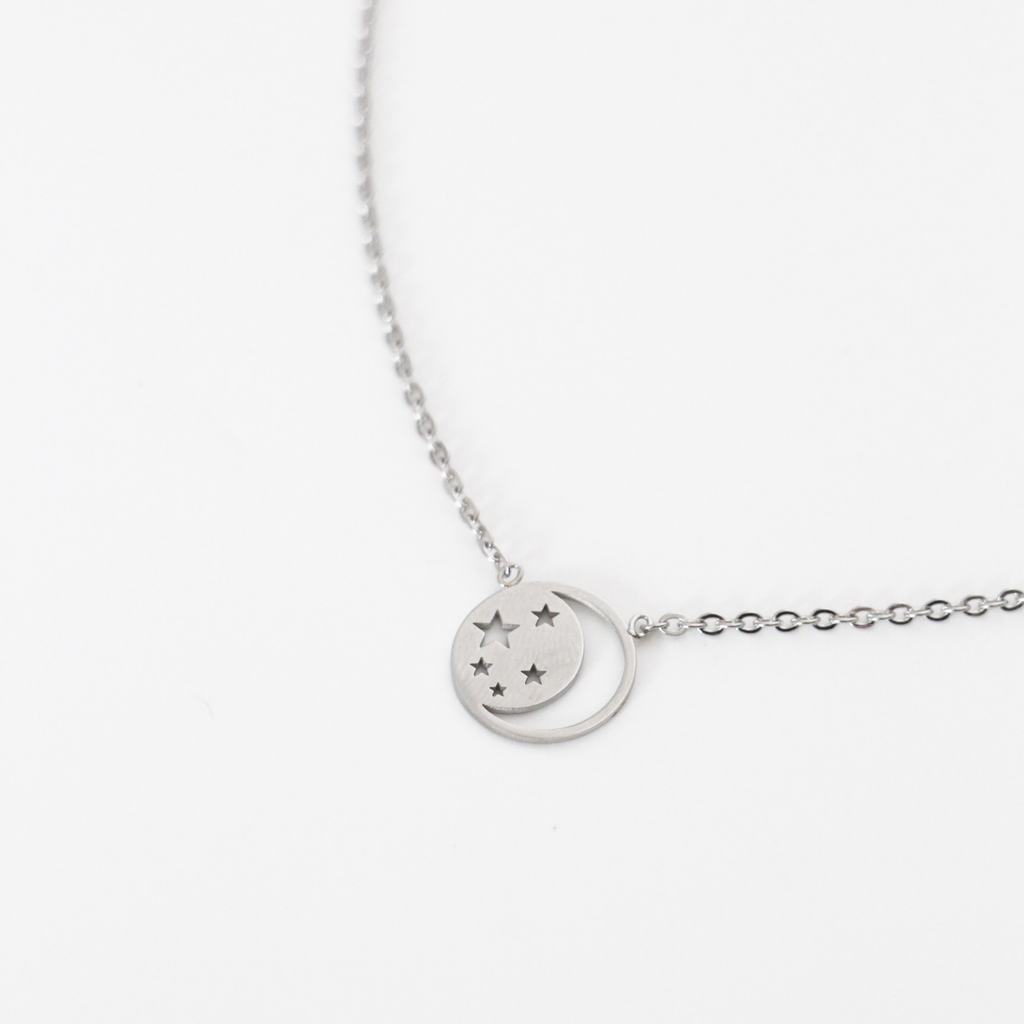 Collar Elara
