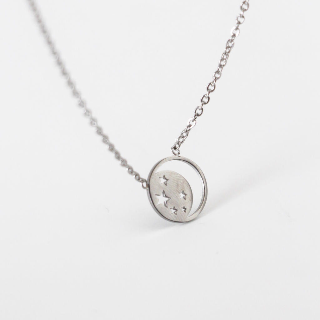 Collar Elara